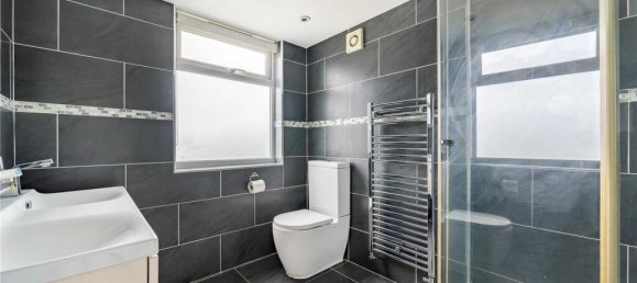 4 bedrooms House in Barnet, United Kingdom No. 6481 17