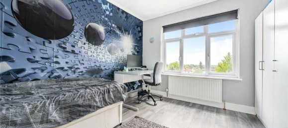 4 bedrooms House in Barnet, United Kingdom No. 6481 15