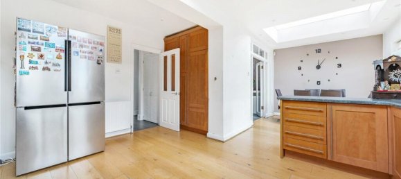 4 bedrooms House in Barnet, United Kingdom No. 6481 11