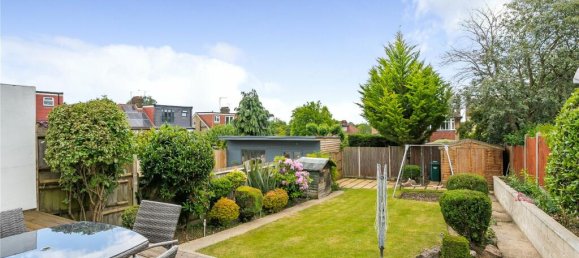 4 bedrooms House in Barnet, United Kingdom No. 6481 4