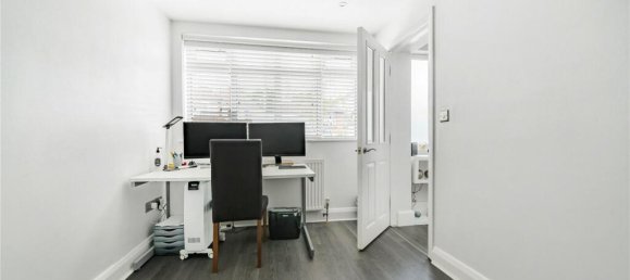 4 bedrooms House in Barnet, United Kingdom No. 6481 16