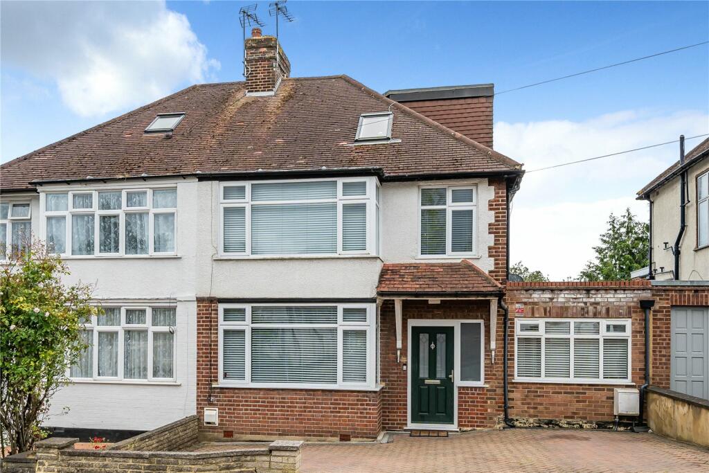 4 bedrooms House in Barnet, United Kingdom No. 6481