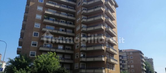 2 bedrooms Apartment in Turin, Italy No. 302779 10