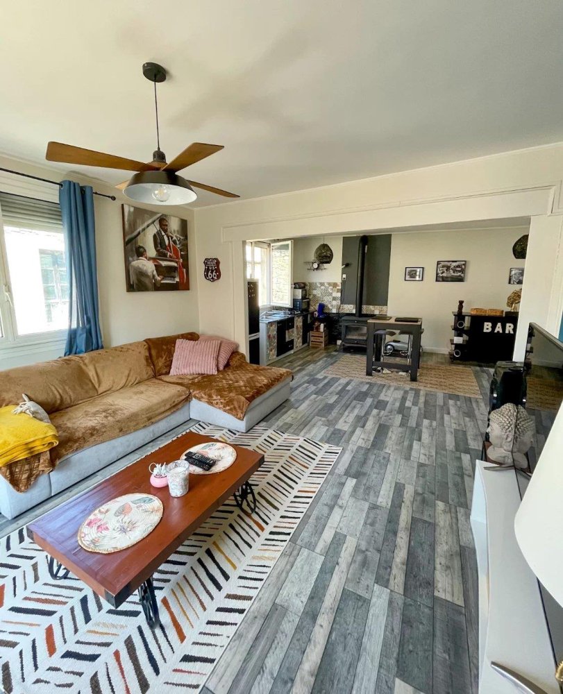 3 bedrooms House in Lot, France No. 300126