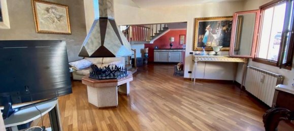 7-salle Penthouse à Florence, Italy No. 38427 2