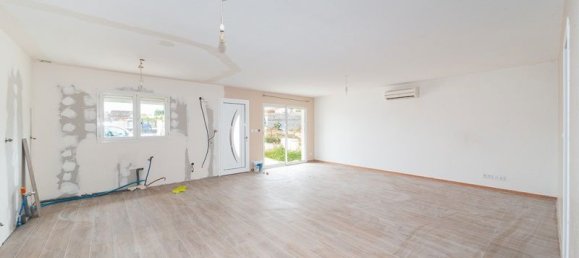 3 bedrooms House in Cavignac, France No. 293987 5