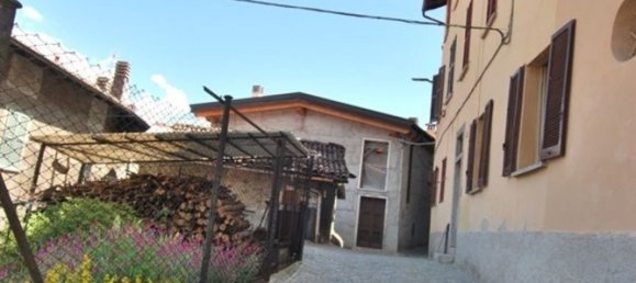 5 rooms House in Dongo, Italy No. 93438 2