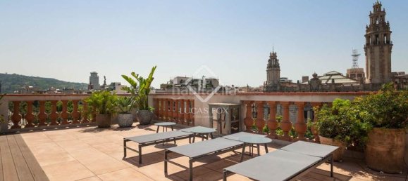 Ático de 3 dormitorios en Ciudad Vieja, Spain No. 173690 41