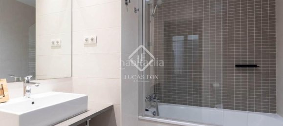 Ático de 3 dormitorios en Ciudad Vieja, Spain No. 173690 34