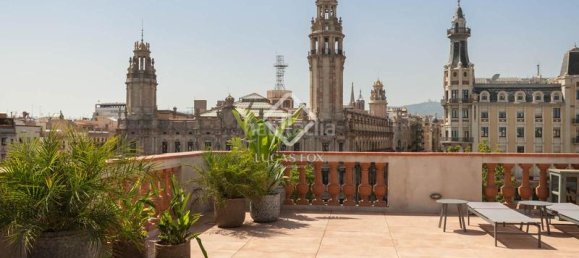 Ático de 3 dormitorios en Ciudad Vieja, Spain No. 173690 19