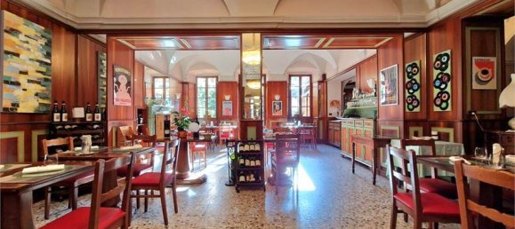 15 rooms Building in Stresa, Italy No. 214102 5