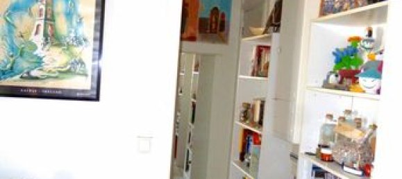 1 bedroom Apartment in Paris, France No. 309912 4