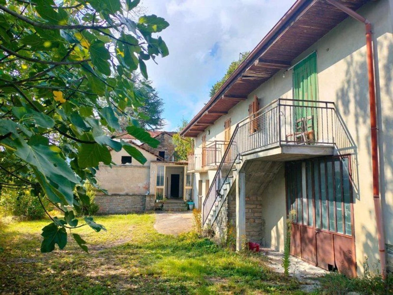 Дом с 6 комнатами в Монезильо, Италия № 75945