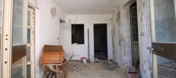 Дом с 6 комнатами в Монезильо, Италия № 75945 13