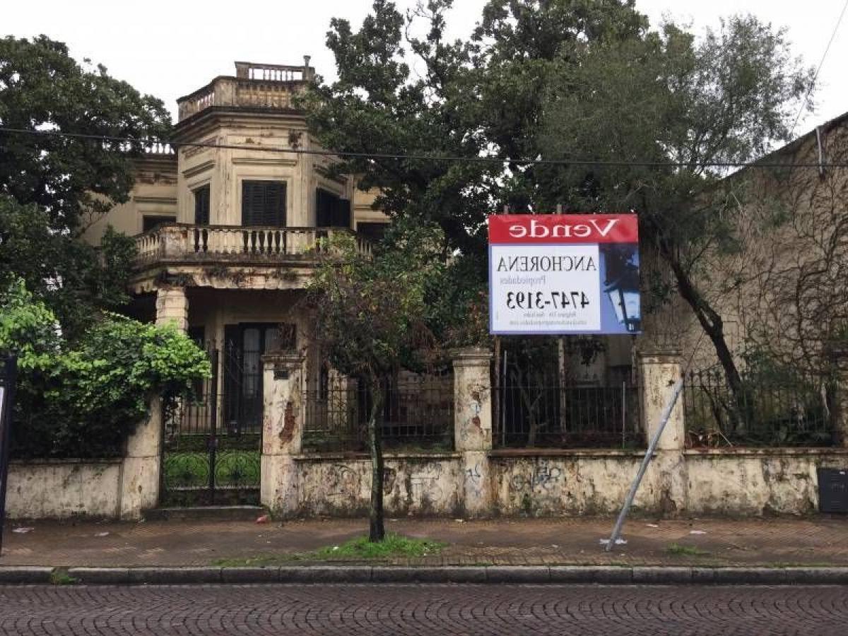 Casa de 5 dormitorios en San Isidro, Argentina No. 76797