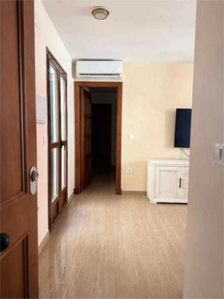 Apartamento de 3 dormitorios en Cádiz, Spain No. 169201