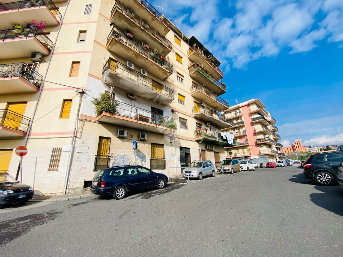 2 rooms Apartment in Catania, Italy No. 129854