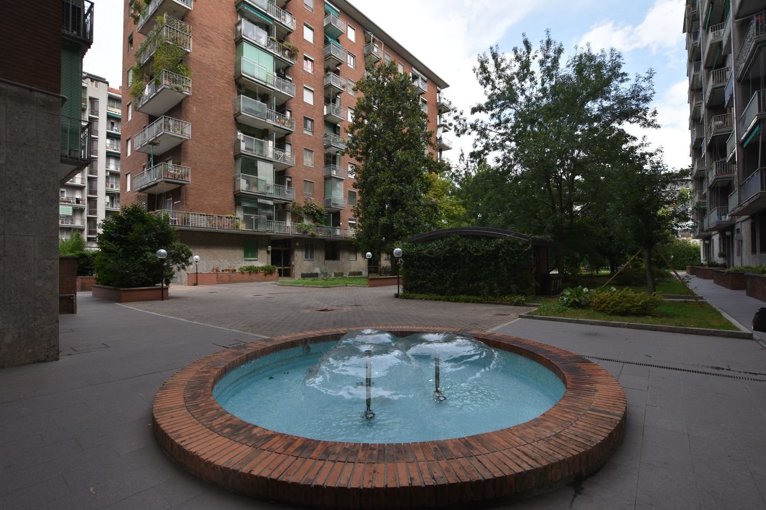 2 Schlafzimmer Wohnung in Milan, Italy, Nr. 383428