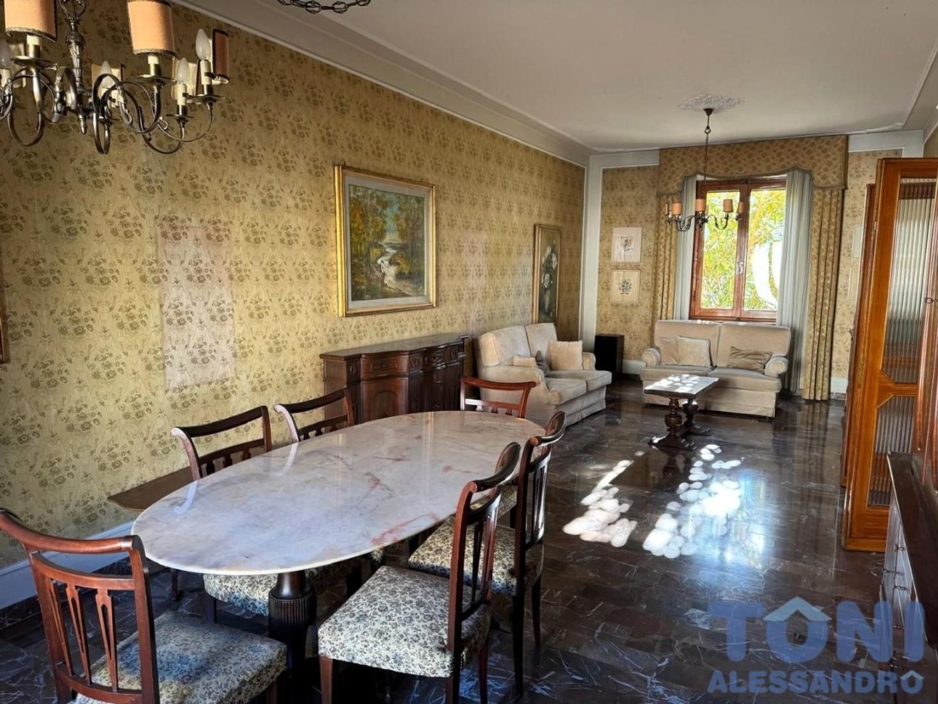 8 rooms House in Empoli, Italy No. 191855