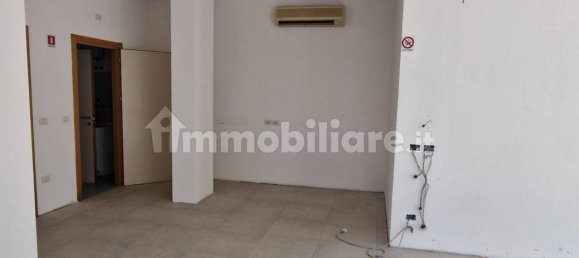 84m² Commercial property in Cattolica, Italy No. 317063 4