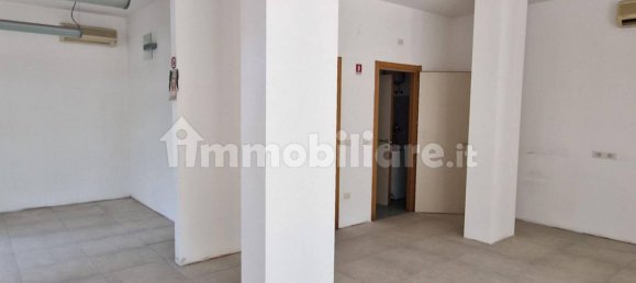 84m² Commercial property in Cattolica, Italy No. 317063 3