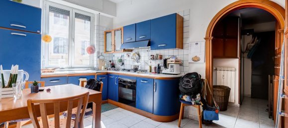 2-salle Appartement à Rome, Italy No. 230505 3