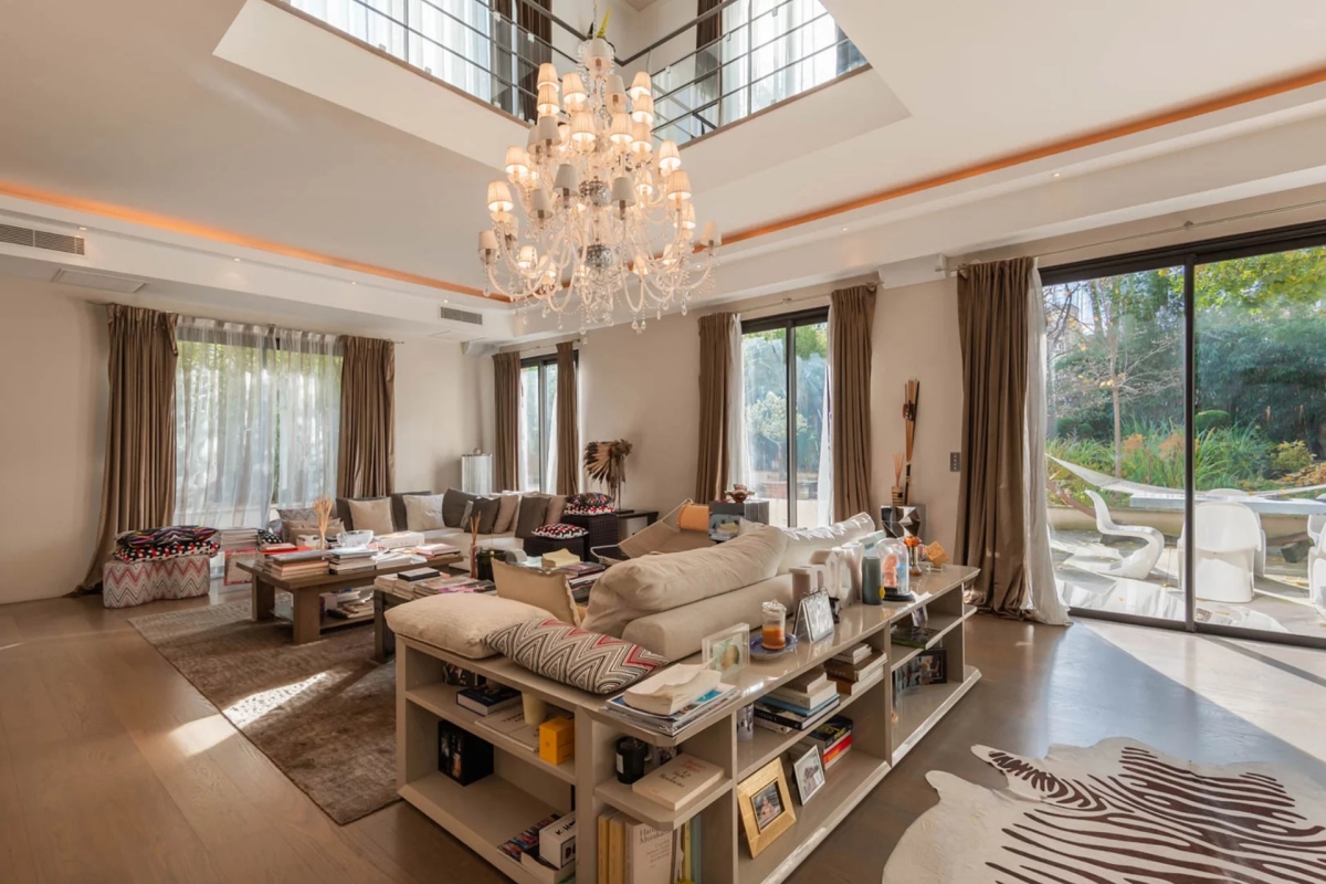 Casa de 9 habitaciónes en Neuilly-sur-Seine, France No. 144624