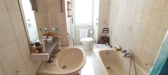 Studio in Cinisello Balsamo, Italy No. 290575 11