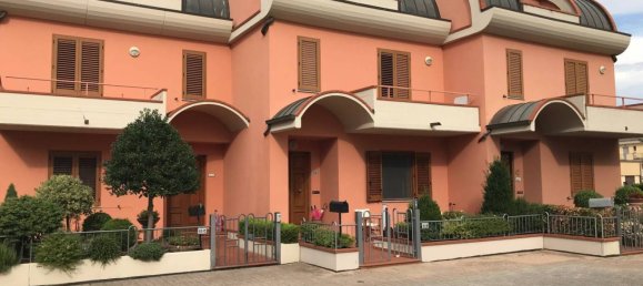 4 Schlafzimmer Haus in Montevarchi, Italy, Nr. 250993 10