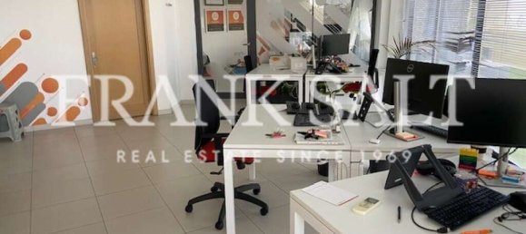 Bureau à Pieta, Malta No. 13227 3