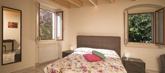 Вилла с 6 комнатами в Гарньяно, Италия № 70669 6