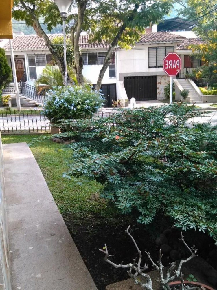 4 bedrooms House in Valle del Cauca, Colombia No. 9655