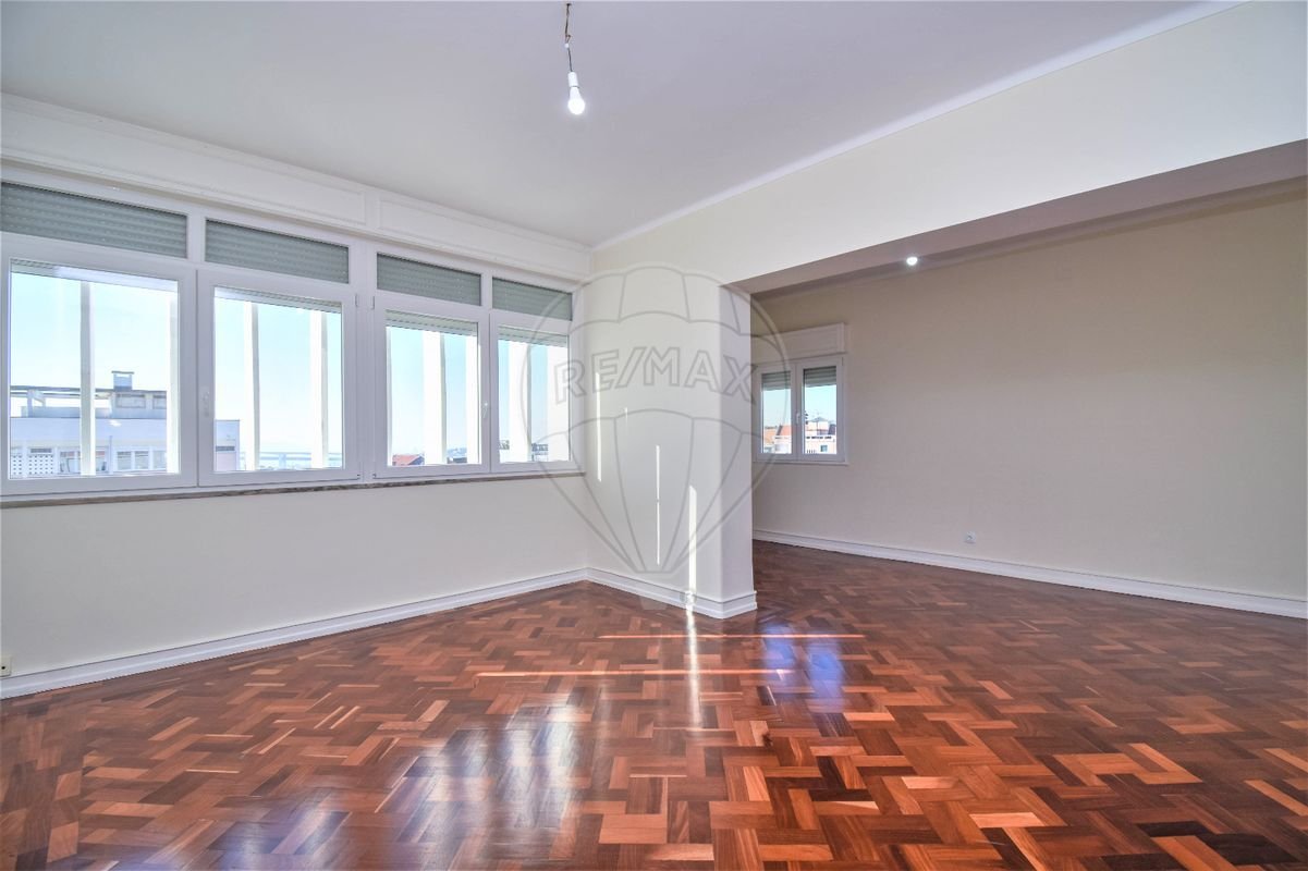 4 bedrooms Duplex in Lisbon, Portugal No. 10654