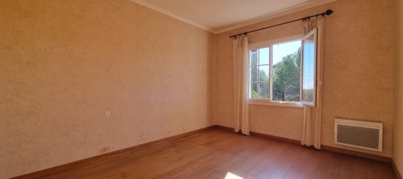 3 bedrooms House in Tourbes, France No. 190922 2