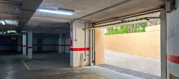  Parking in Alicante, Spain No. 152781 3