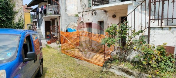 2 Schlafzimmer Haus in Somma Lombardo, Italy, Nr. 136968 8