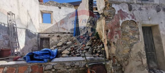 2 Schlafzimmer Haus in Somma Lombardo, Italy, Nr. 136968 3