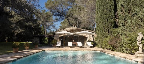 Villa de 9 dormitorios en Antibes, France No. 196664 2