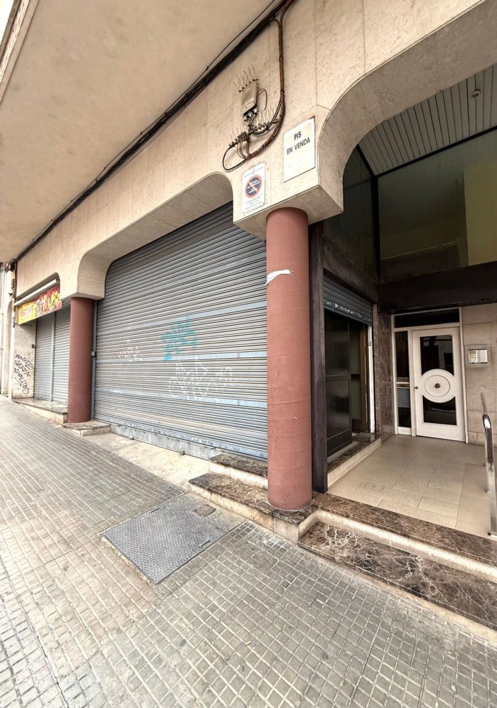 Propiedad comercial en Terrassa, Spain 284 m² No. 79018