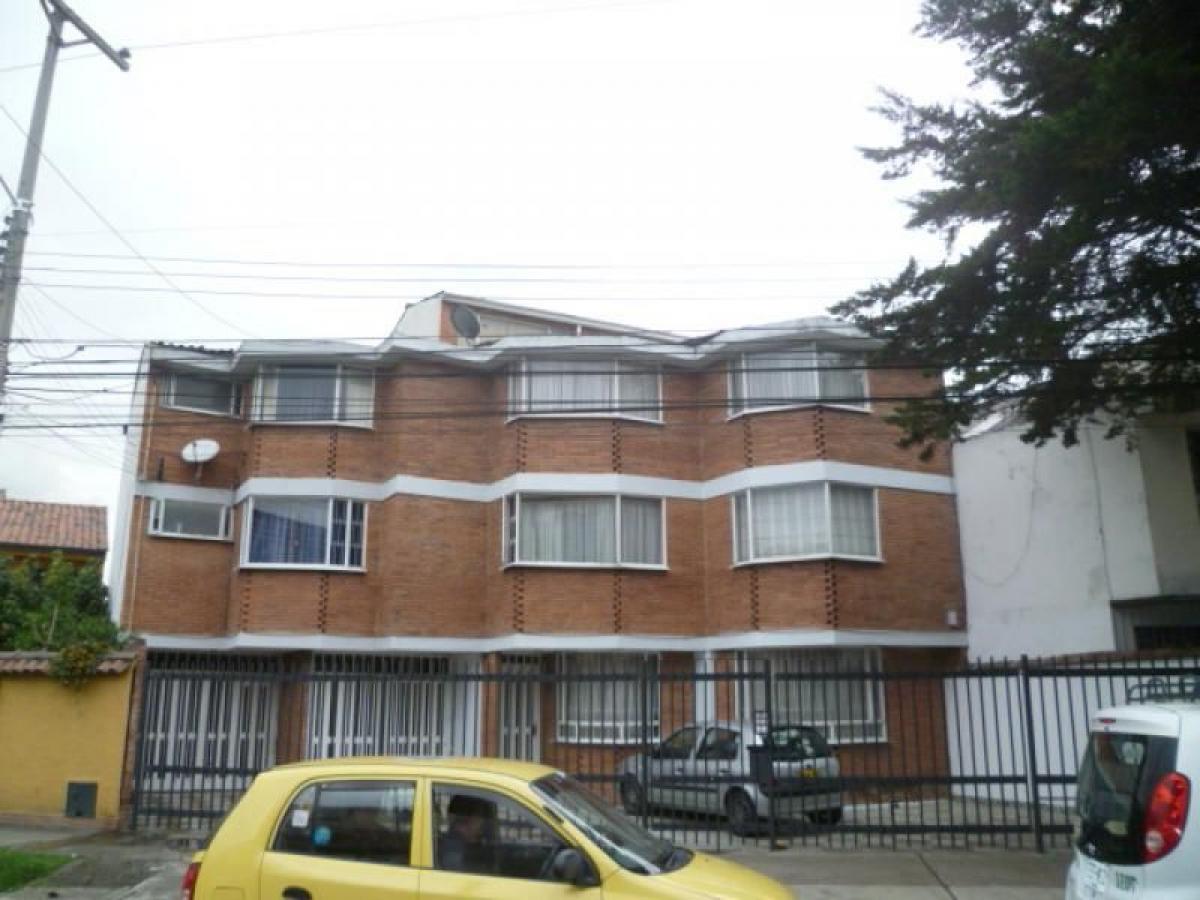 Дом с 3 спальнями в Богота, Колумбия № 9671