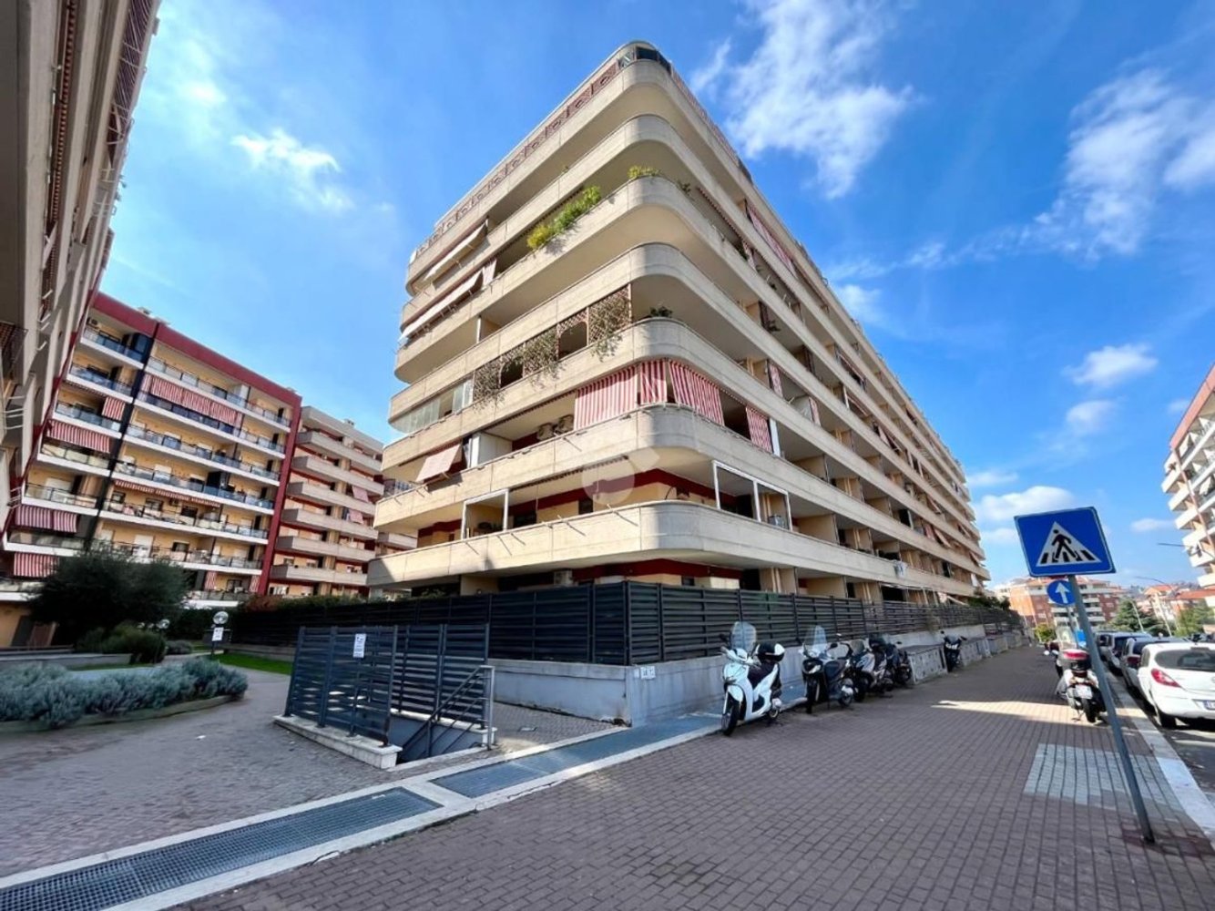 2 bedrooms Apartment in Rome, Italy No. 344370