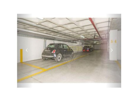 162m² Office in Lisbon, Portugal No. 68341