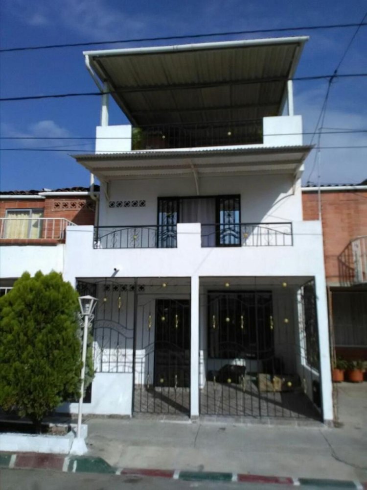 Дом с 3 спальнями в Валье дель Каука, Колумбия № 9271