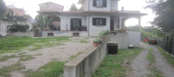 4 rooms Villa in Montefiascone, Italy No. 305329 9