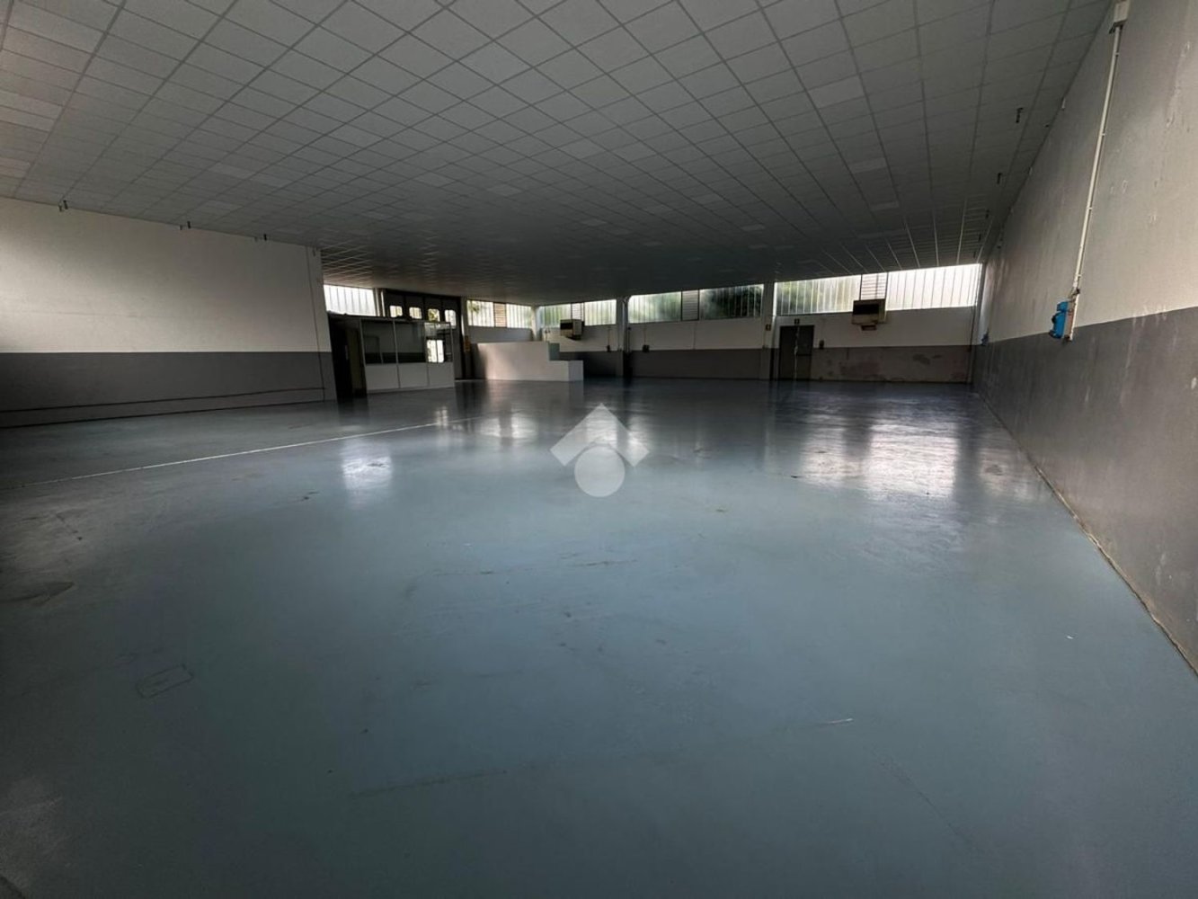600m² Warehouse in Rubiera, Italy No. 18230