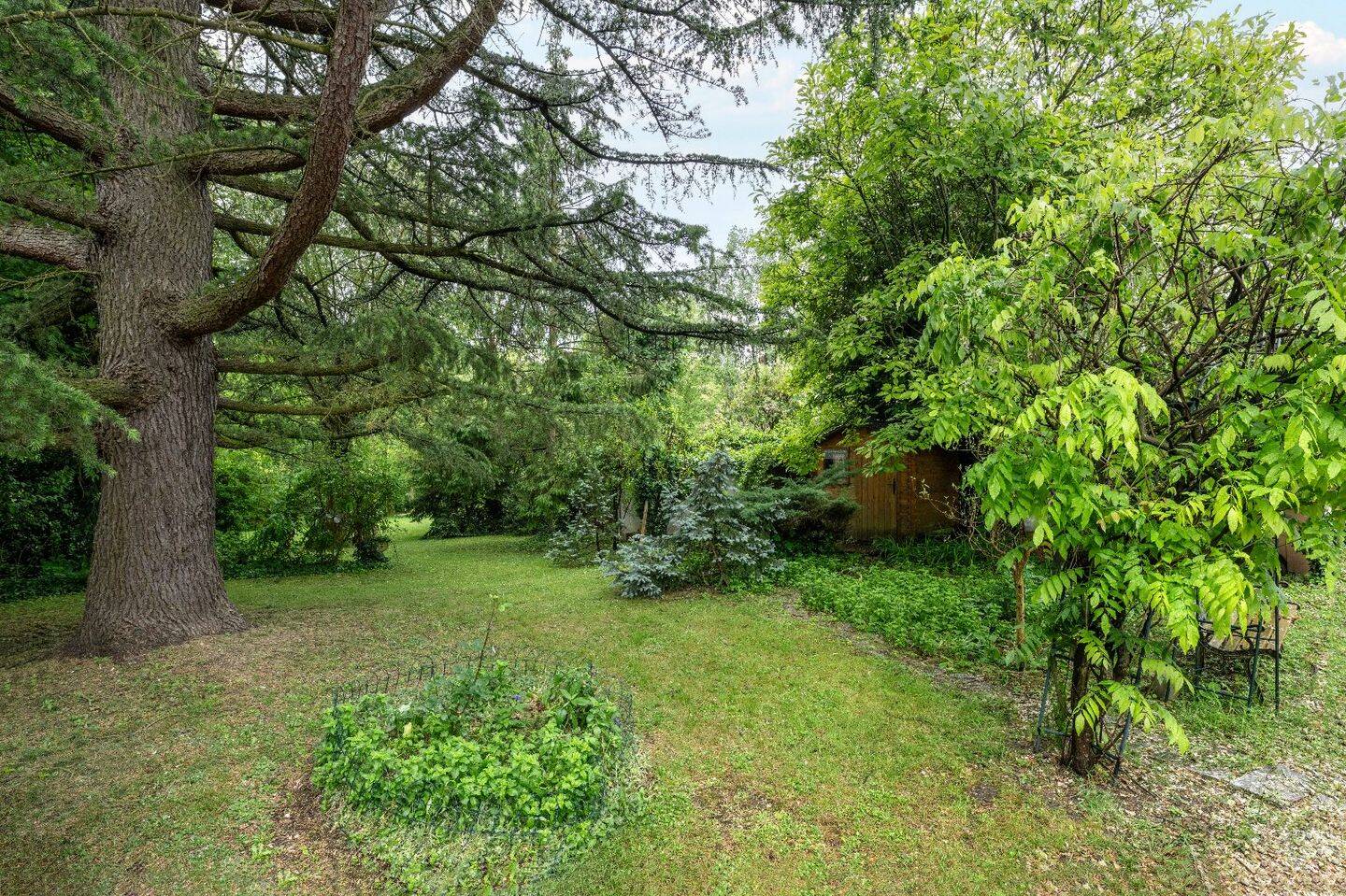 Дом с 5 комнатами в Нёйи-Плезанс, Франция № 333677