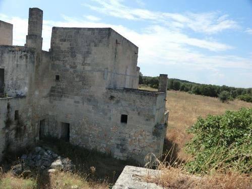 15 rooms House in Brindisi, Italy No. 136773