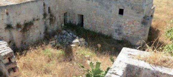 15 rooms House in Brindisi, Italy No. 136773 3