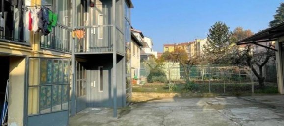 5 rooms Building in Chivasso, Italy No. 72922 7