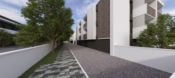 3 rooms Apartment in Modena, Italy No. 19225 2